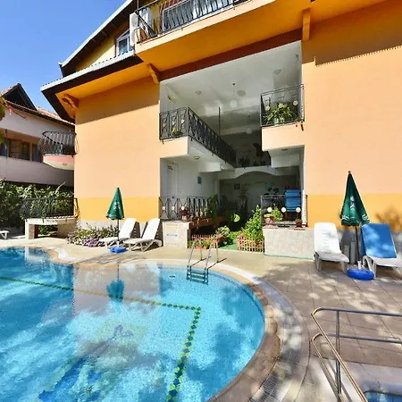 ホテル Mandalinn 3*