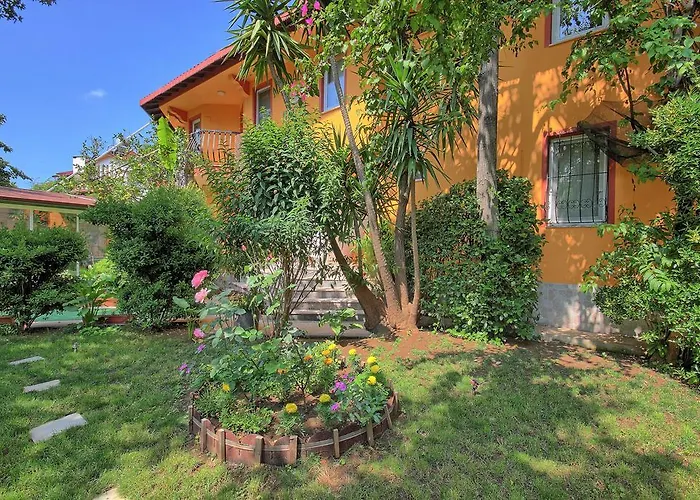 Mandalinn فندق 3*