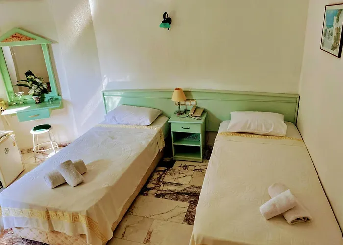 فندق Mandalinn 3*