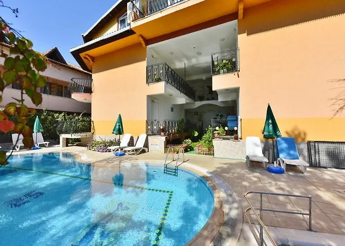 فندق Mandalinn 3*