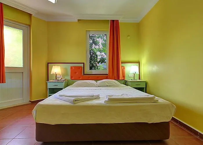 Hotel Mandalinn 3*